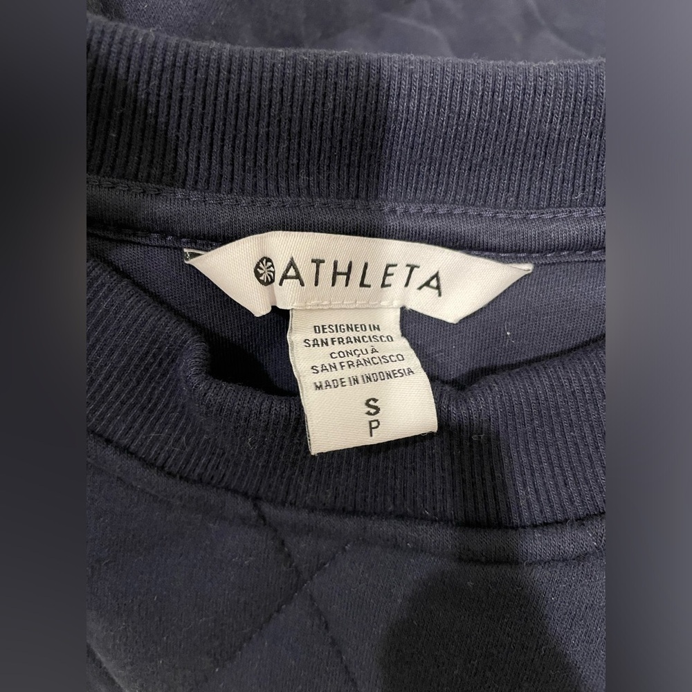NWT Athleta Quilted Sweatshirt - Picture 3 of 9